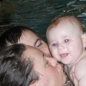 Babysvømming med lille Knirk